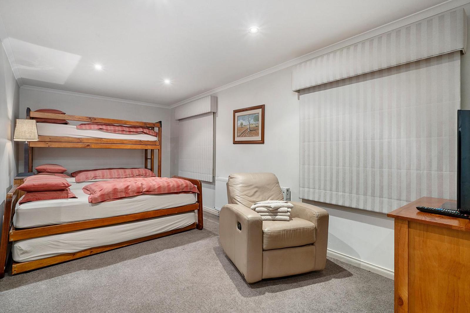 Hotel Pension Grimus Mount Buller Εξωτερικό φωτογραφία