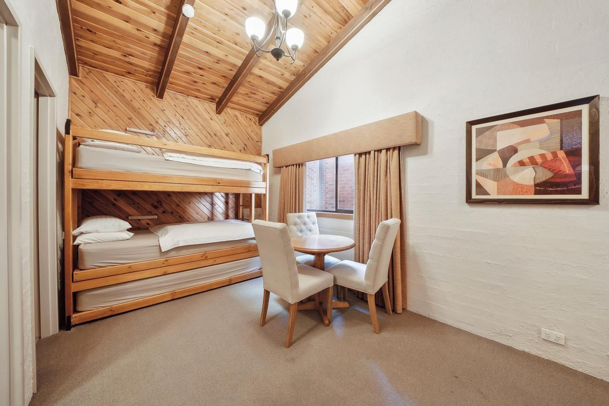 Hotel Pension Grimus Mount Buller Εξωτερικό φωτογραφία